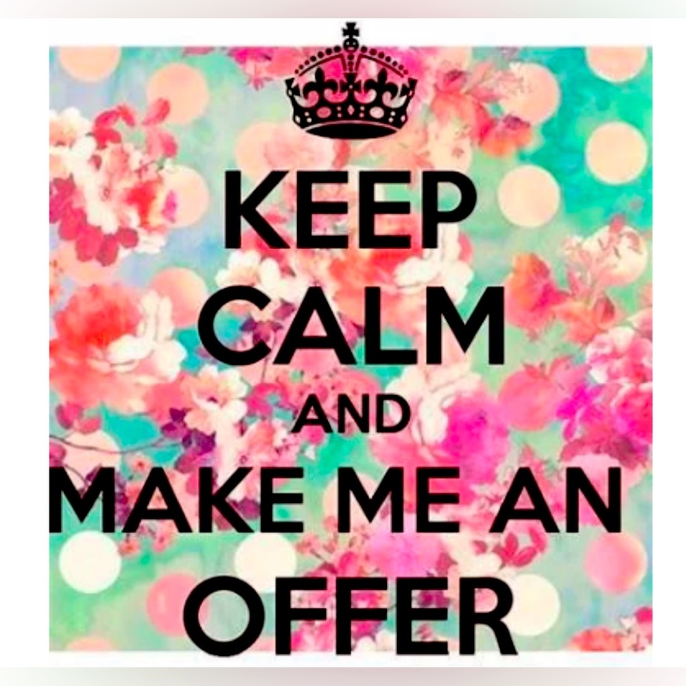 MAKE ME AN OFFER :) BUNDLES OF 2 OR MORE 10% - 20% off🩵💕🔥